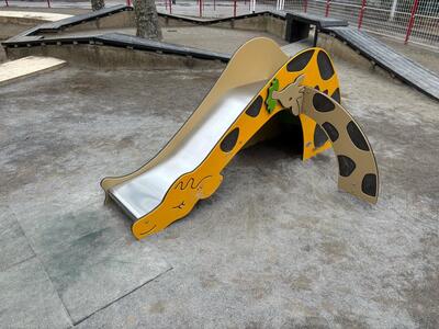 精華公園乳幼児用すべり台