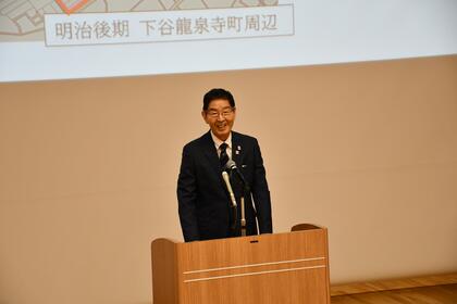 施設紹介の様子の写真