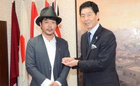 中村穣氏、服部区長