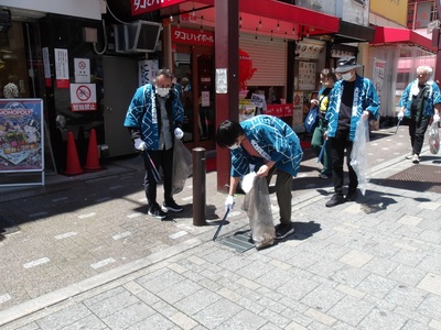 清掃活動の様子写真