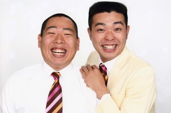 お笑いコンビ「レギュラー」の写真画像