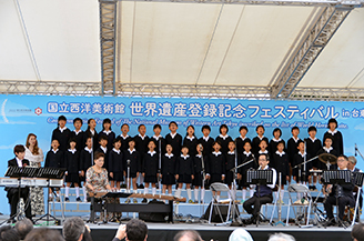 世界遺産トーチランコンサート
忍岡小学校の児童による合唱写真